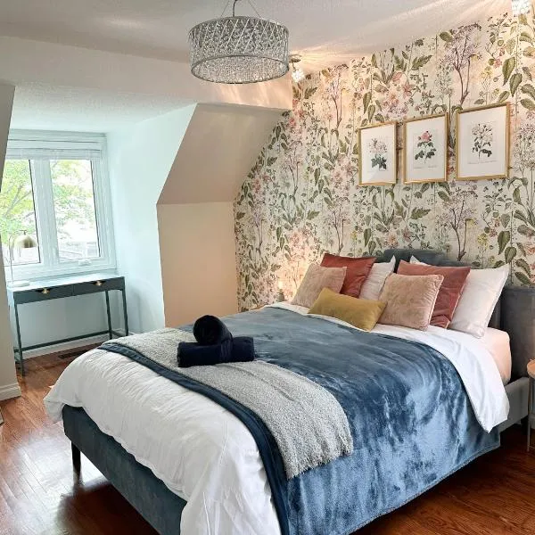 Oakville Retreat - 4 bedroom 5 beds - short walk from the lake, hotel v destinaci Oakville