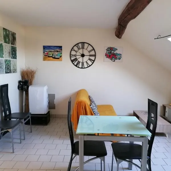 Appartement climatisé avec parking privé à Doué la fontaine, hotel a Les Verchers-sur-Layon