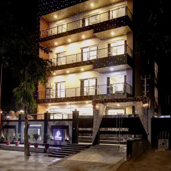 Hotel La Mirage, hotel in Noida