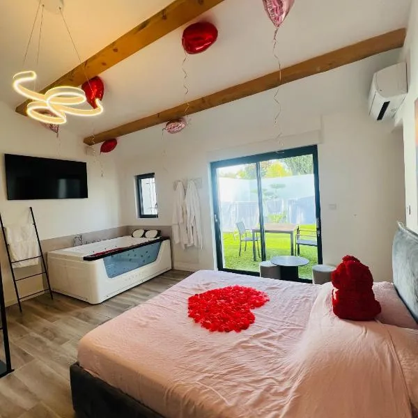 Magnifique loveroom, hotel in Marseille