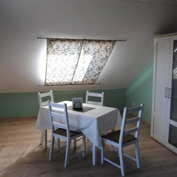 Ferienwohnung Arnold, hotel v destinaci Vöhl