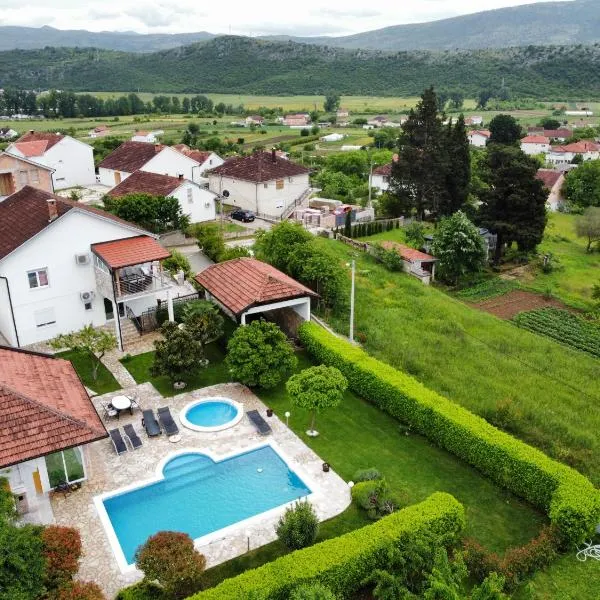 Sunny Apartment with swimming pool Stolac, hotel in Stolac