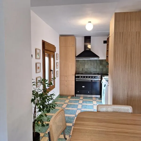 Casa rural El Moral by Fuentelgato, ξενοδοχείο σε Huerta del Marquesado