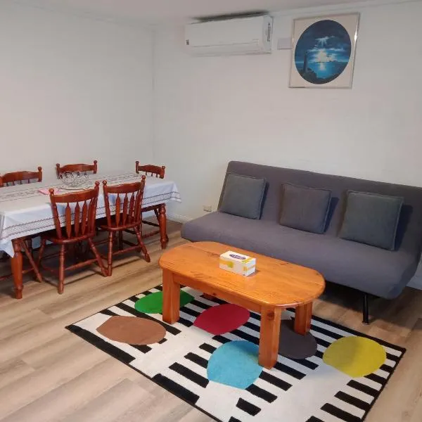 Batemans Bay 2-bedroom gem newly renovated, hotel in Batemans Bay