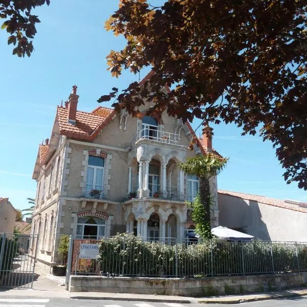 Chambres d'Hôtes L'Insulaire, hotel v mestu Saint-Denis-dʼOléron