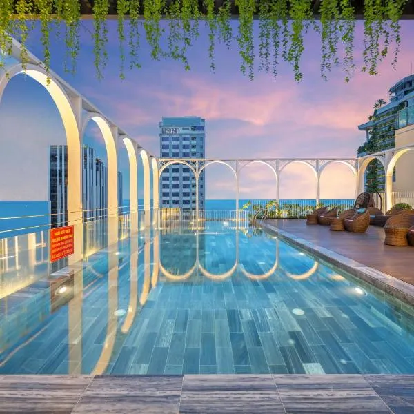 Golden Lotus Luxury Hotel Danang - Complimentary Daily Afternoon Tea, hotel v destinaci Danang