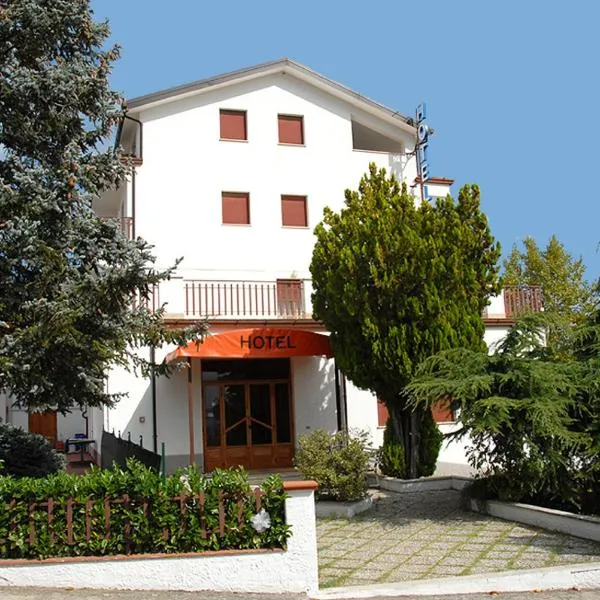 Hotel Del Duca, hotel Montedinovéban