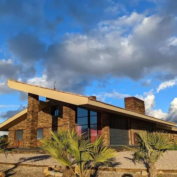 Alojamiento rural de lujo en Pedraza-Tejadilla, hotel in Valleruela de Pedraza