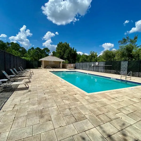 Grand Holiday 3BR Condo Resort near Disney Parks, hotel in Kissimmee