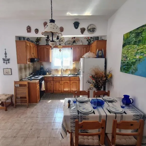 Captain's George, hotel v destinaci Livadion