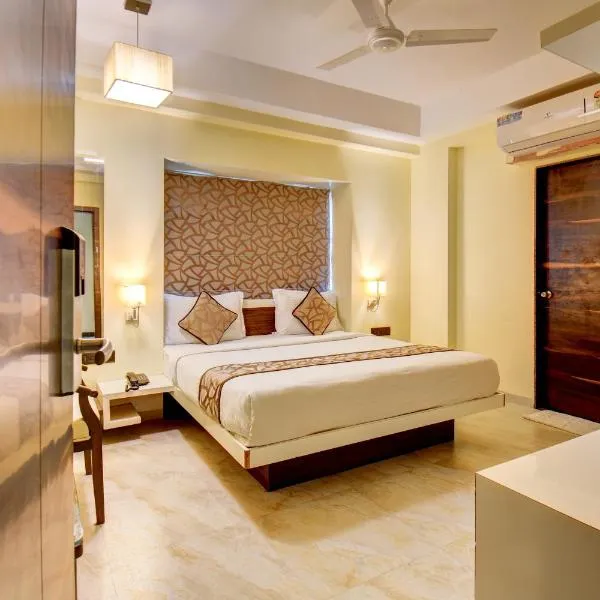 Hotel Deepali Executive, hótel í Karmād