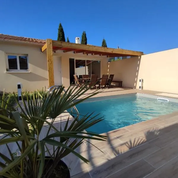 la villa aux quatre vents en Provence avec Piscine proche d'Avignon, hotel v destinaci Sauveterre