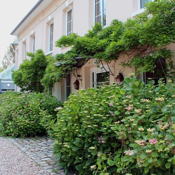 Maison Menadel – hotel w mieście Yvetot