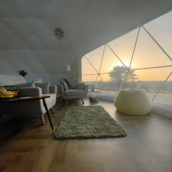 Sunset Ridge - Luxury Geodesic Dome set in the beautiful countryside, hotel in Porkellis