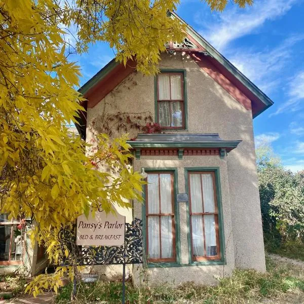 Pansy’s Parlor Bed & Breakfast, hotel v destinaci Golden