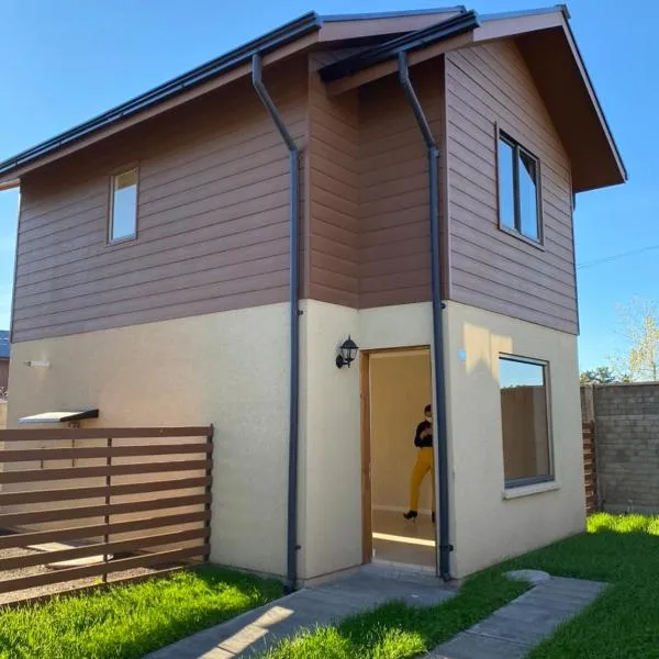 Casa condominio para 3 personas, hotel em Angol