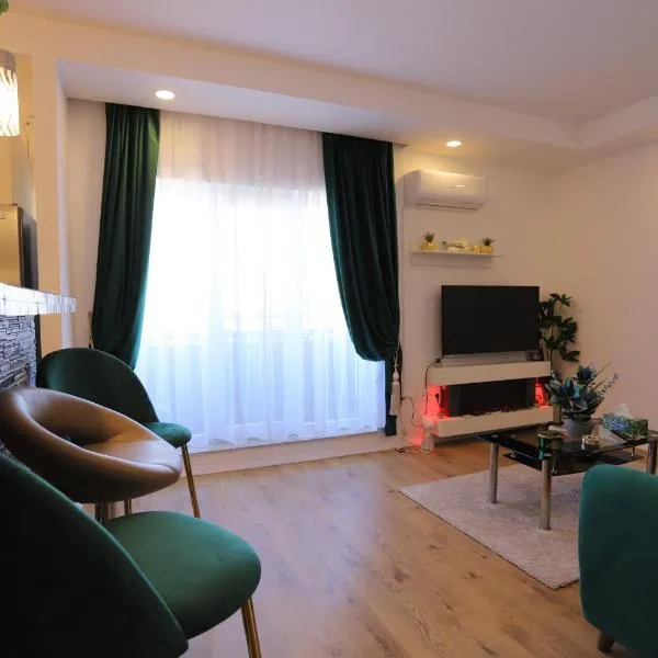 Apartament Beauty Smarald by Cosmopolis, hotel in Ştefăneştii de Jos