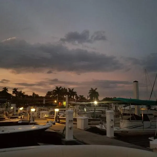 Fish/Boat & Relax Resort Marina Gem on the water!, hotel in Naples