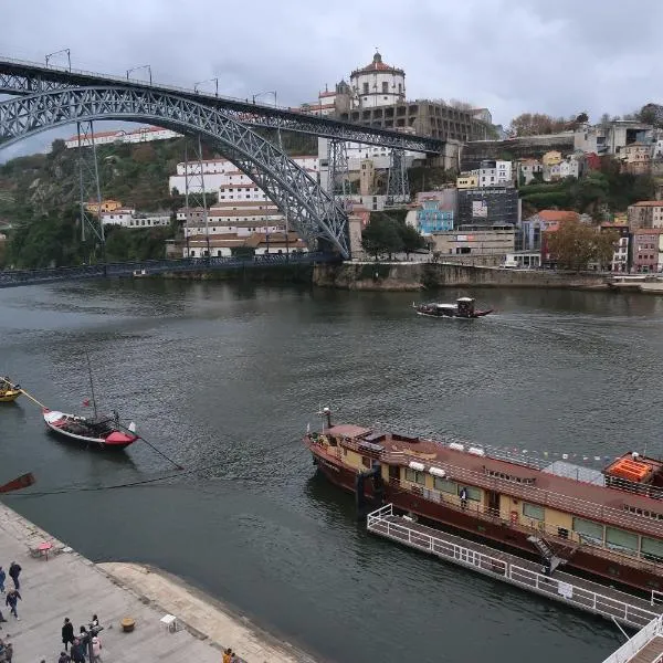 Apartamentos sobre o Douro, hotel di Porto