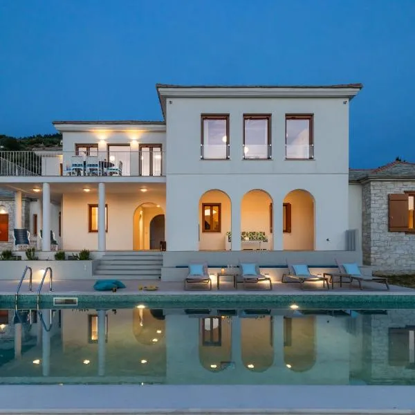 Sunshine Pool Villa - Spacious & Near the Town, מלון בסקופלוס טאון