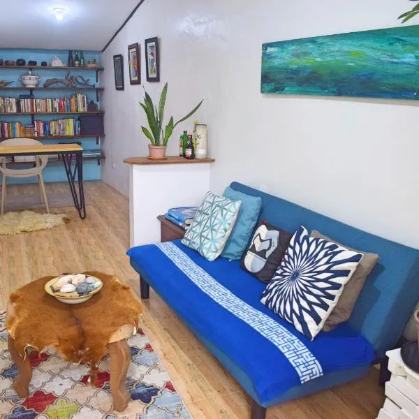 Cozy 1-bedroom house in quiet residential village., hotel in Iloilo City