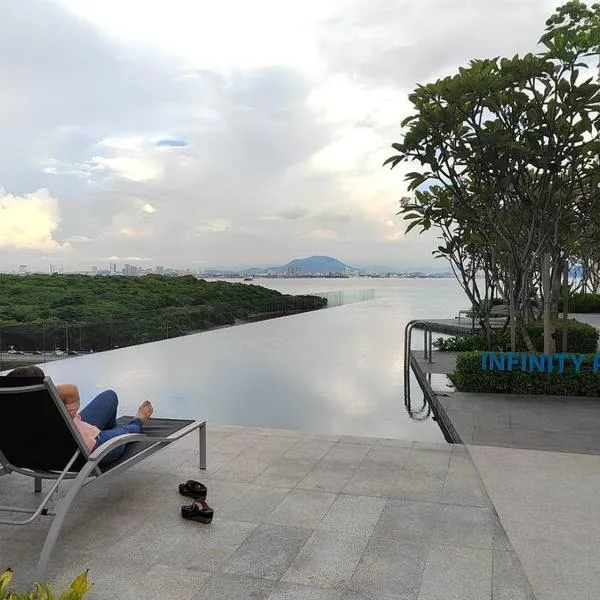 Seaview Infinity Pool #6pax #2bedroom #2bathroom, hotel v destinaci Jelutong