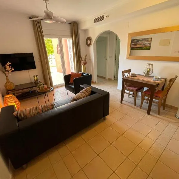 Casa Isabel, with a shared pool, hotel in Murcia