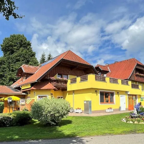 Hotel Gasthof Seeblick: Zeutschach şehrinde bir otel