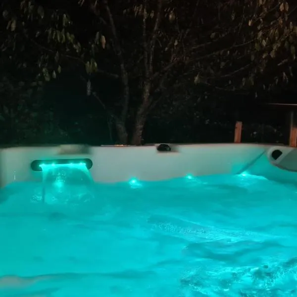 Gîte 4 étoiles La Belle Eau Calme, hotelli kohteessa Futeau