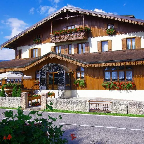 Albergo Rutzer, hotel em Asiago