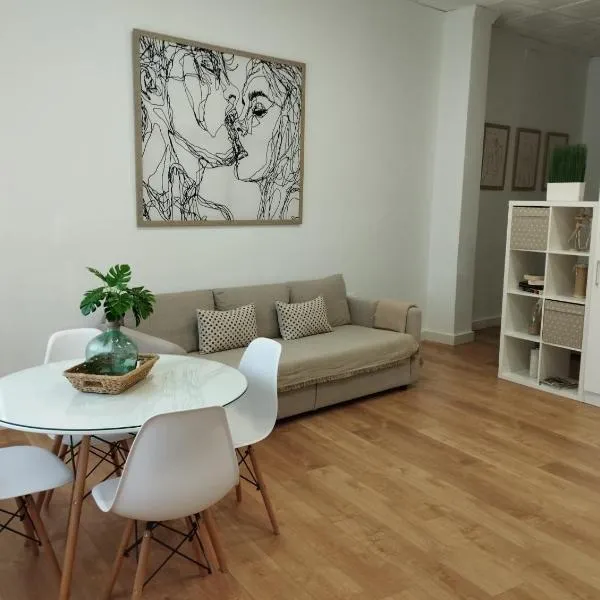 APARTAMENTO TURISTICO LEO BAENA, hotel v destinácii Baena
