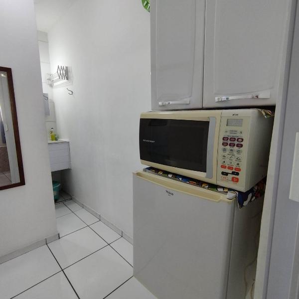 Seu Apto Praia da Costa 2 Sala Quarto Banheiro 1 Cama casal e 2 Camas Solteiro Econômico Local Excelente Ar Cond Frigobar Microondas Tv Todo Seu Centro - Foto 4