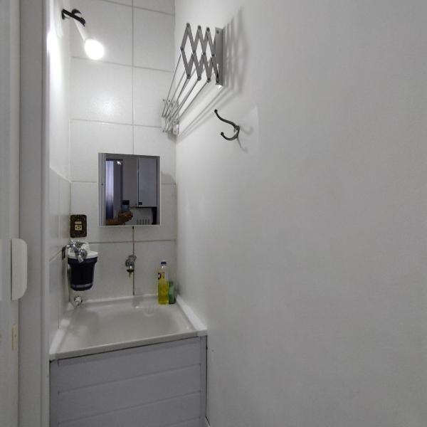 Seu Apto Praia da Costa 2 Sala Quarto Banheiro 1 Cama casal e 2 Camas Solteiro Econômico Local Excelente Ar Cond Frigobar Microondas Tv Todo Seu Centro - Foto 3