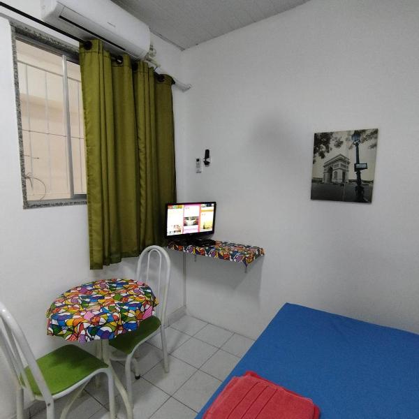 Seu Apto Praia da Costa 6 Cama de Casal e Opcional Pequena Cama Solteiro Simples Barato Local Excelente Ar Cond TV Microondas Todo seu Centro