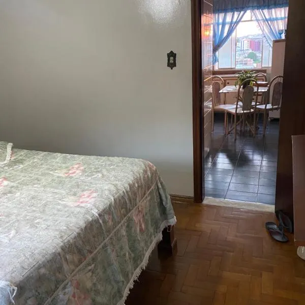 Espaço familiar aconchegante, hotel in Barbacena