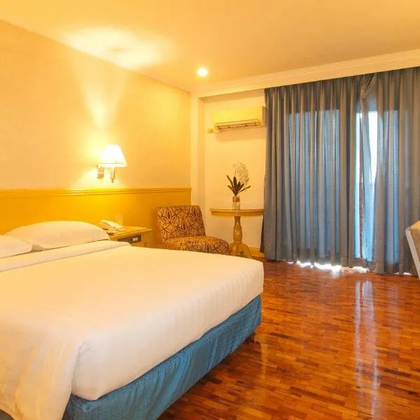 Aloha Hotel Roxas Boulevard Manila, хотел в Манила