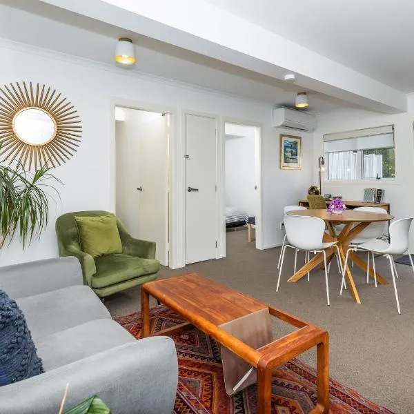 2 Bedroom Home away from Home near CBD & private parking, hotelli kohteessa Hamilton