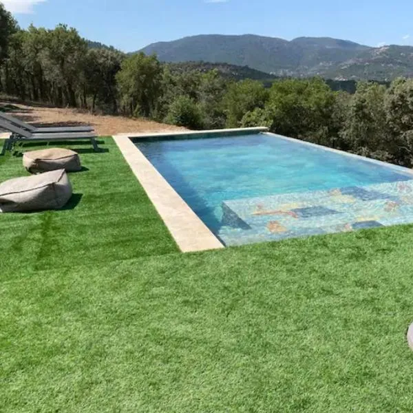 La tanière, hotel v destinaci Les Brugassières