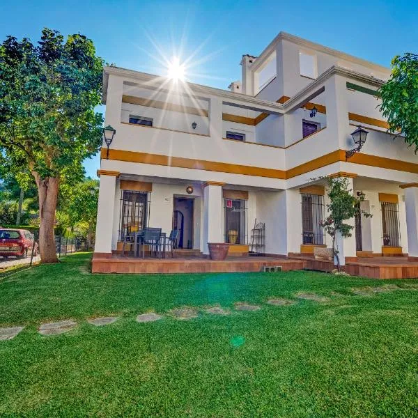 Ruhiges Eckreihenhaus mit Pool in La Sella Zarzas one Denia, hotel v destinácii Pedreguer