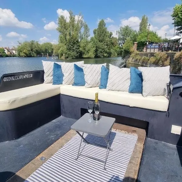 The Royal Escape Windsor, Static Wide Beam Barge, hotel v destinaci Eton