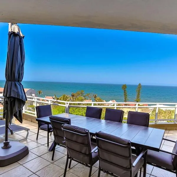 Les Dauphine 3 - Premier Beach Front Apartment, hotel in Ballito