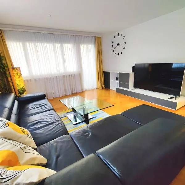 Top apartment with 2 bedrooms and fully equiped, Hotel in Haag