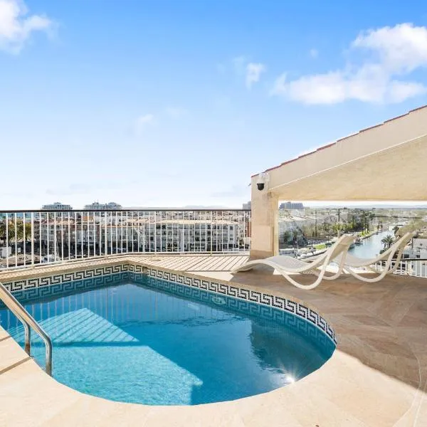 WELCS APARTAMENTO 106 EMP con PISCINA PRIVADA, hotel en Empuriabrava