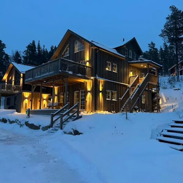 Modern stuga nära skidbacken, hotel din Järvsö