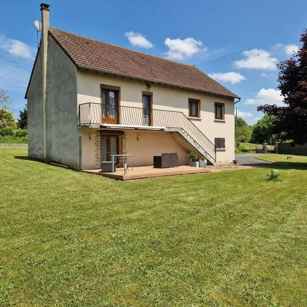 Maison 3 chambres, hotel in Commentry