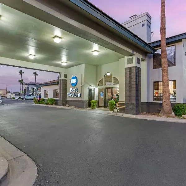 Best Western Superstition Springs Inn، فندق في Ciela Grande Mobile Home Park