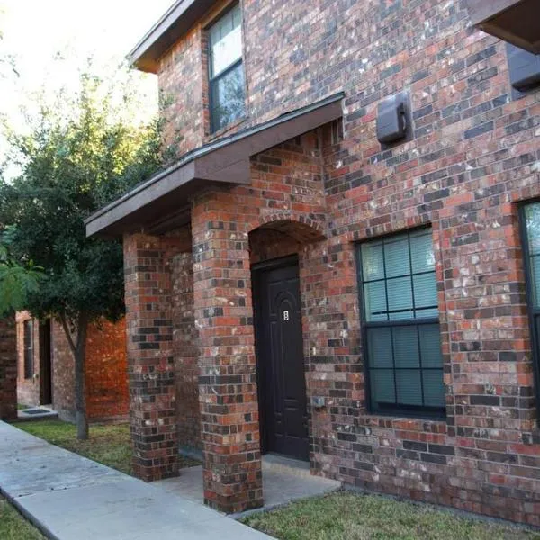 3BD 2BT town suite minutes away Medical Center, Hotel in Edinburg