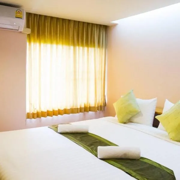 NOP PLACE BANGNA, hotel v destinaci Ban Bang Phrao