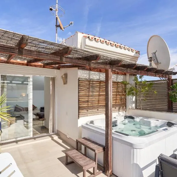 Luxury Penthouse apartment Nerja, hotel in Nerja
