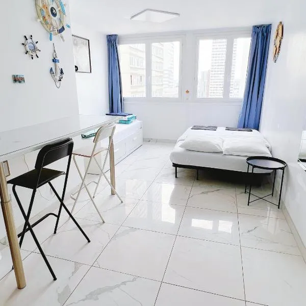 Apartment near subway and supermarket